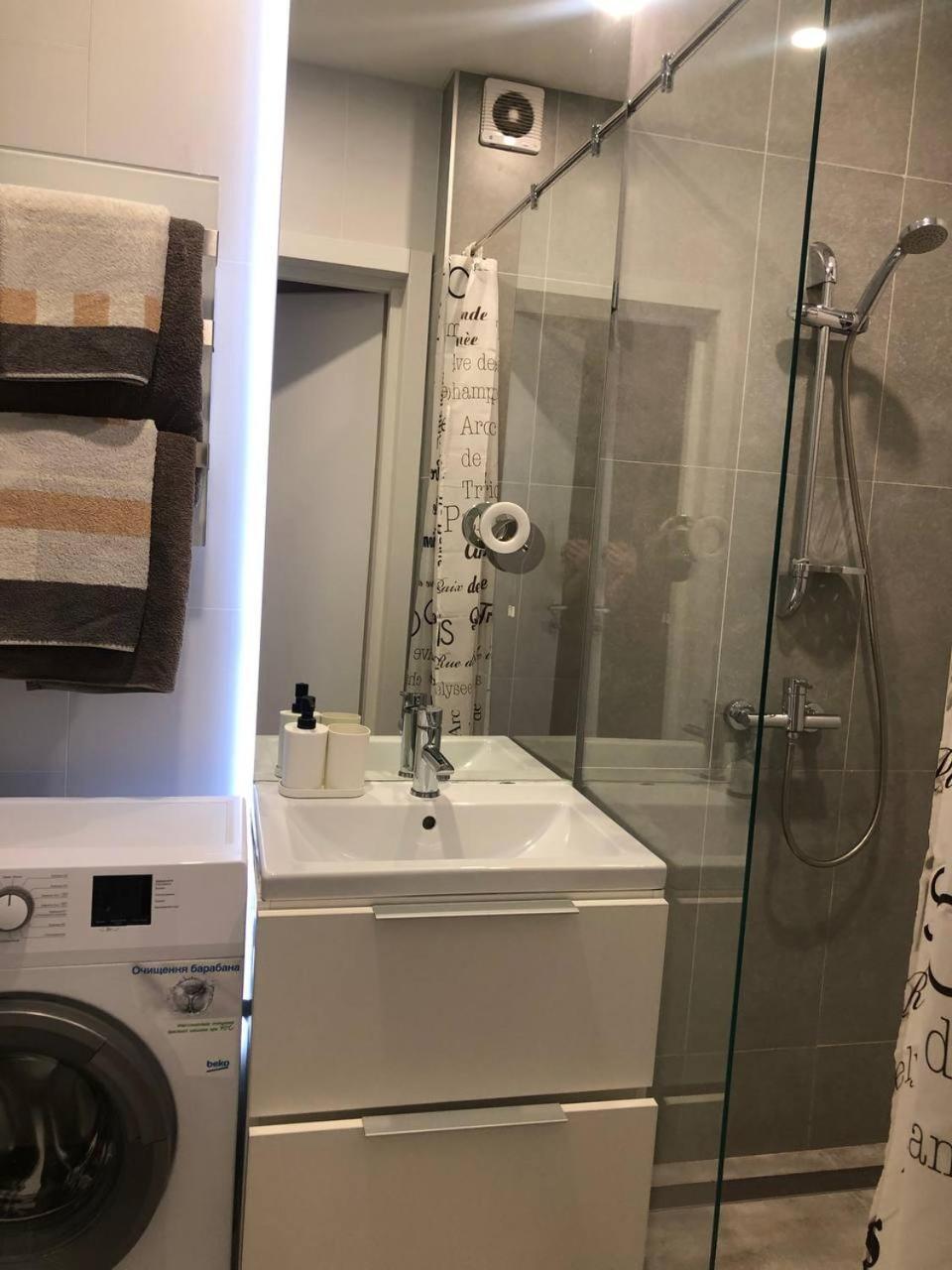 сучасна, стильна студія біля вднг Apartment