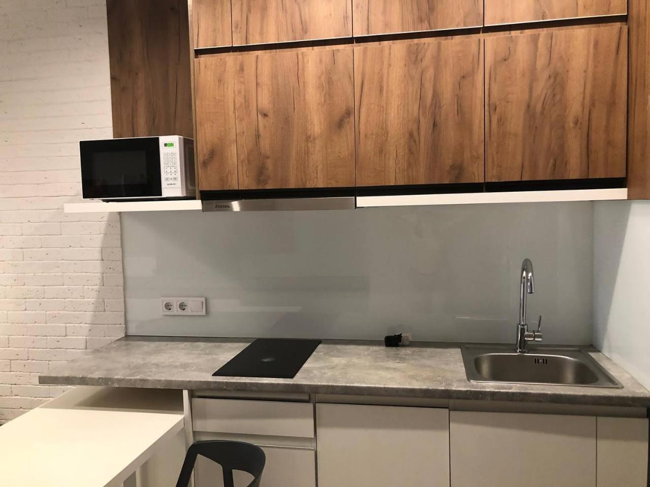 Apartment сучасна, стильна студія біля вднг *